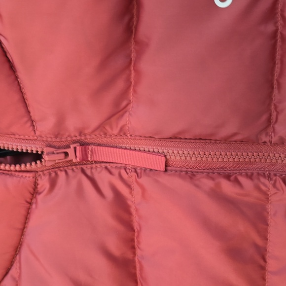 ADIDAS BRAND SIGNATURE WOMEN'S "WONDER RED" PUFFER DOWN VEST SIZE XS - Picture 8 of 16